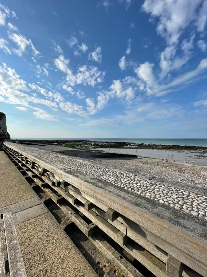Au Point De Vue : Appartement Face A La Mer. เวอแลตส์-ซูร์-แมร์ ภายนอก รูปภาพ